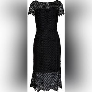 Tatum Floral Lace Midi Dress
Kay Unger